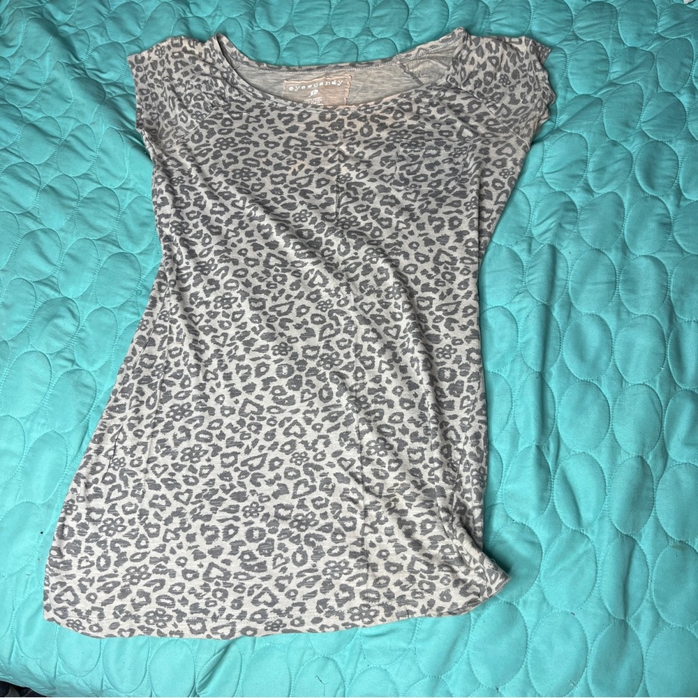 Eye Candy Gray Heart Leopard Print Top Size Large